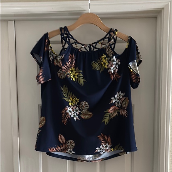 PerSeption Concept Blue and Yellow Cut Out Short Sleeve Blouse - Picture 4 of 4